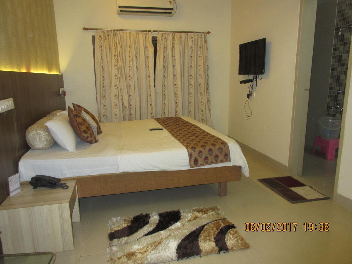 بانفيل Hotel Panchratna المظهر الخارجي الصورة