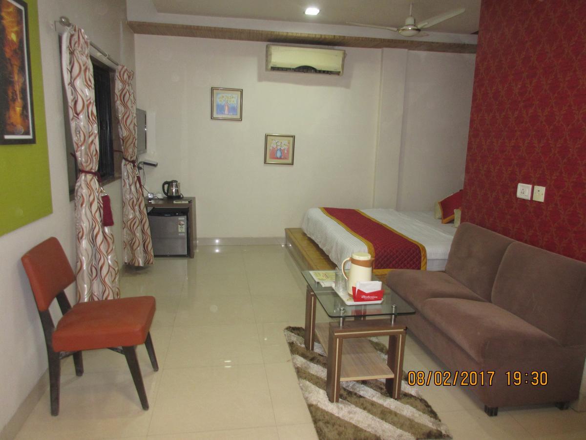 بانفيل Hotel Panchratna المظهر الخارجي الصورة